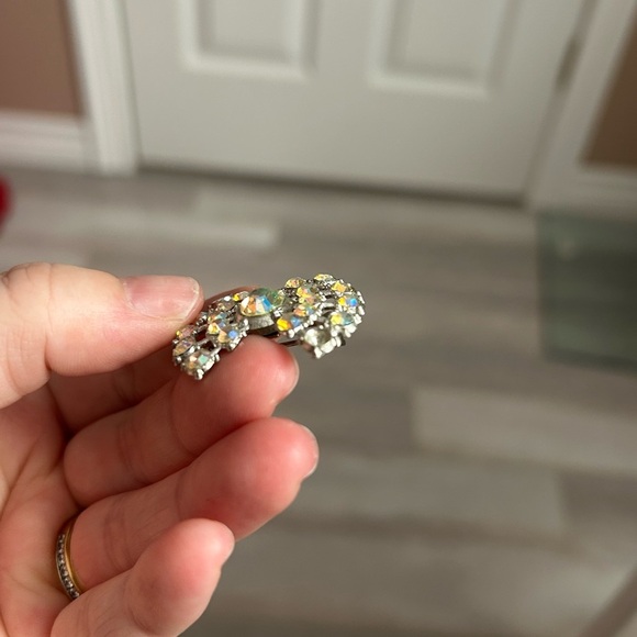 4/$50 Aurora Boralis Elegant Silver Crystal Brooch 🙋♀️ - Picture 8 of 8